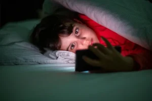 وسائل التواصل والصحة النفسية: حدود زمنية