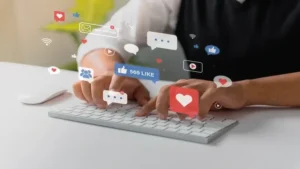 دور وسائل التواصل الاجتماعي